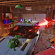 Une figurine articulée tire sur des soldats de plomb dans Hypercharge, un jeu multijoueur qui arrive sur Xbox.